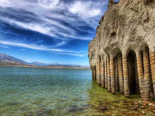 IL TEMPIO COSTRUITO DAL LAGO: LA MONTAGNA VIVA