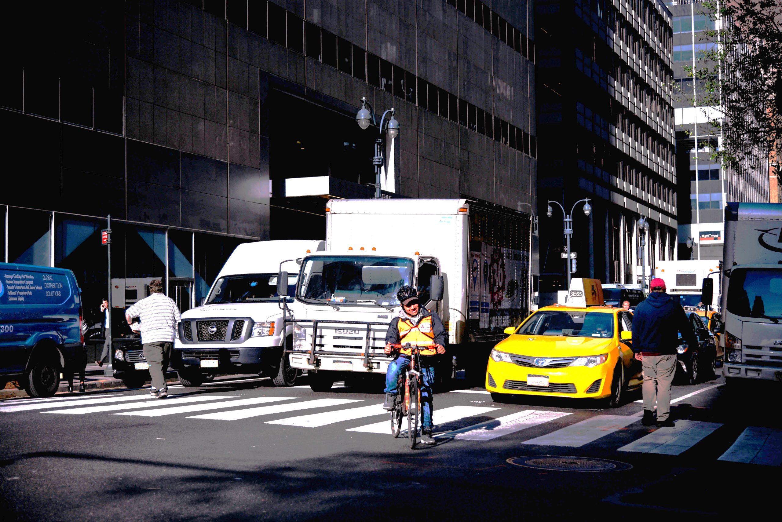 SENSORI SUI CAMION PER EVITARE I CICLISTI A MILANO