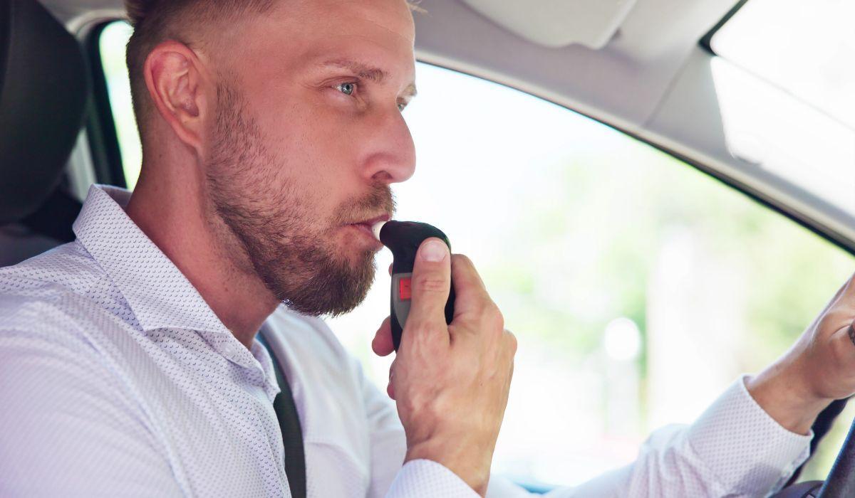L'ALCOLOCK DIVENTA OBBLIGATORIO: IL TEST DELL'ALCOOL PER POTER AVVIARE L'AUTO