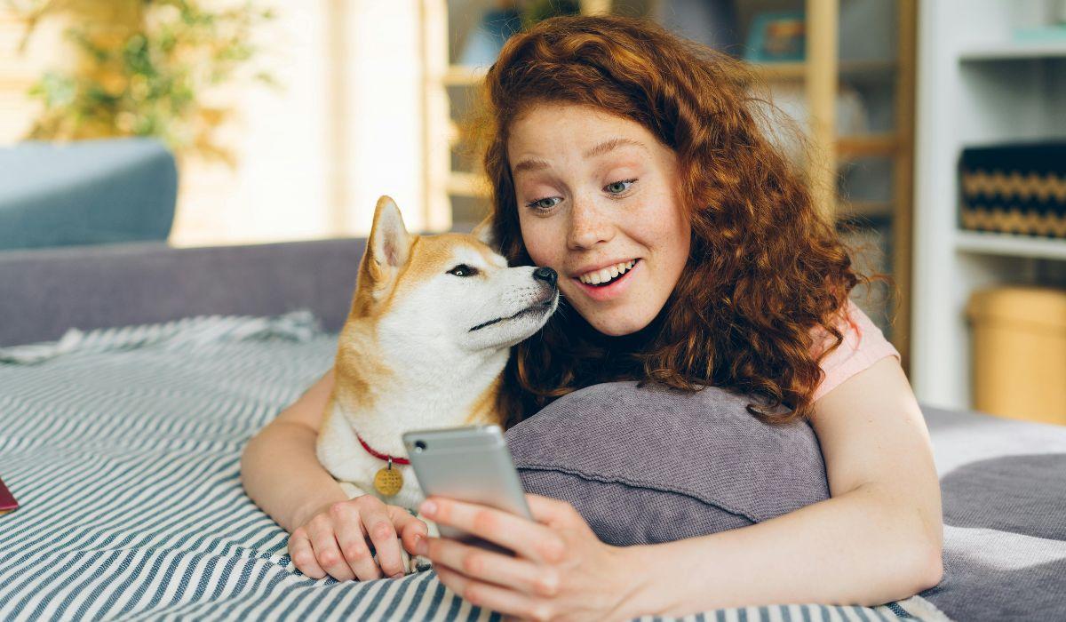 CAPIRE LE PAROLE DEI PROPRI CANI E RISPONDERGLI: ORA SI PUÒ CON L'AI