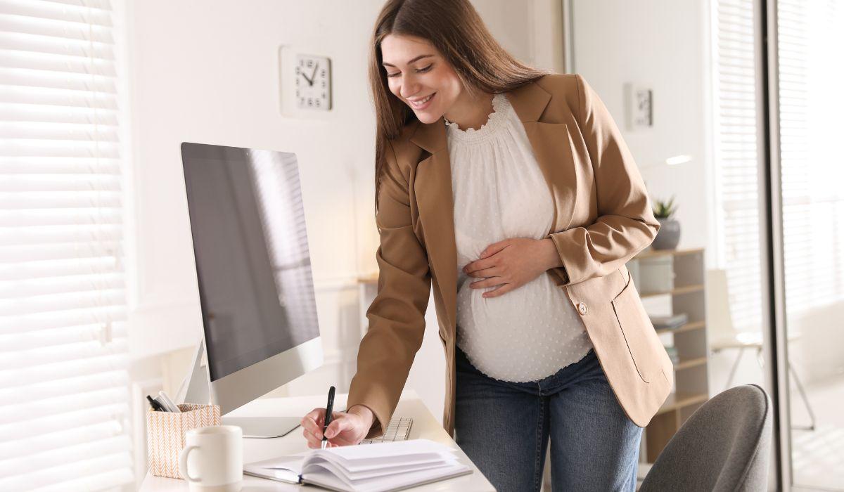 SETTIMANA CORTISSIMA PER I GENITORI: LA PRIMA AZIENDA IN ITALIA A INTRODURLA