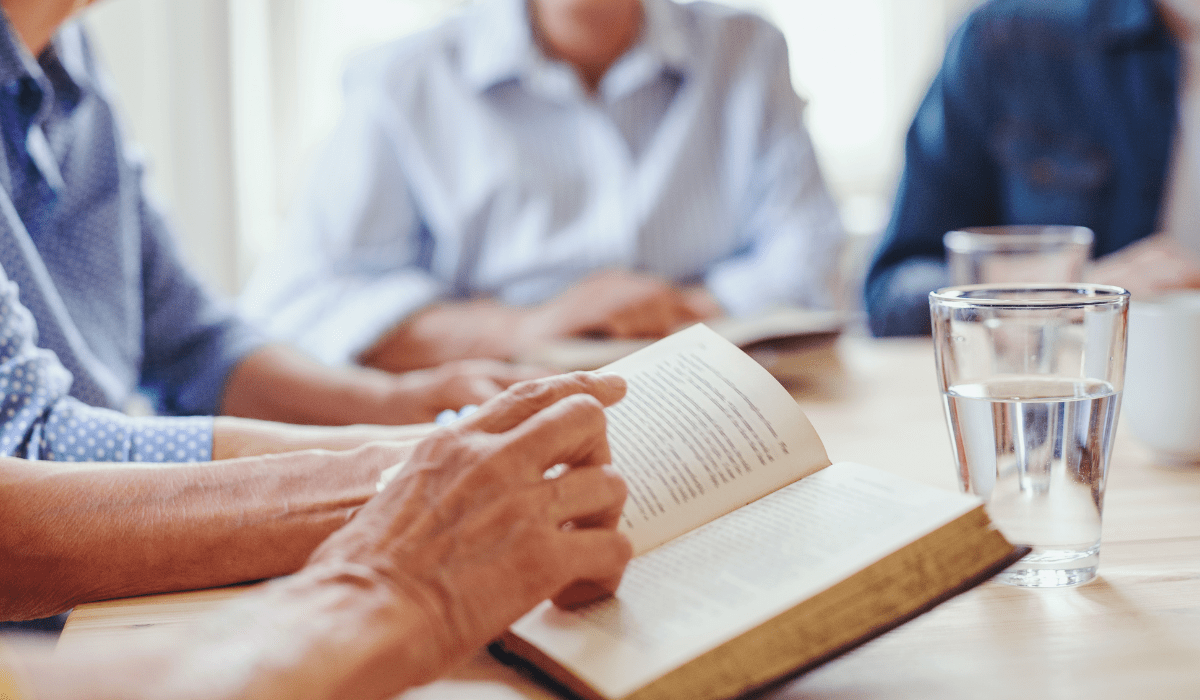 L'AZIENDA PREMIA I LAVORATORI CHE LEGGONO LIBRI E CHE LI RACCONTANO AI COLLEGHI