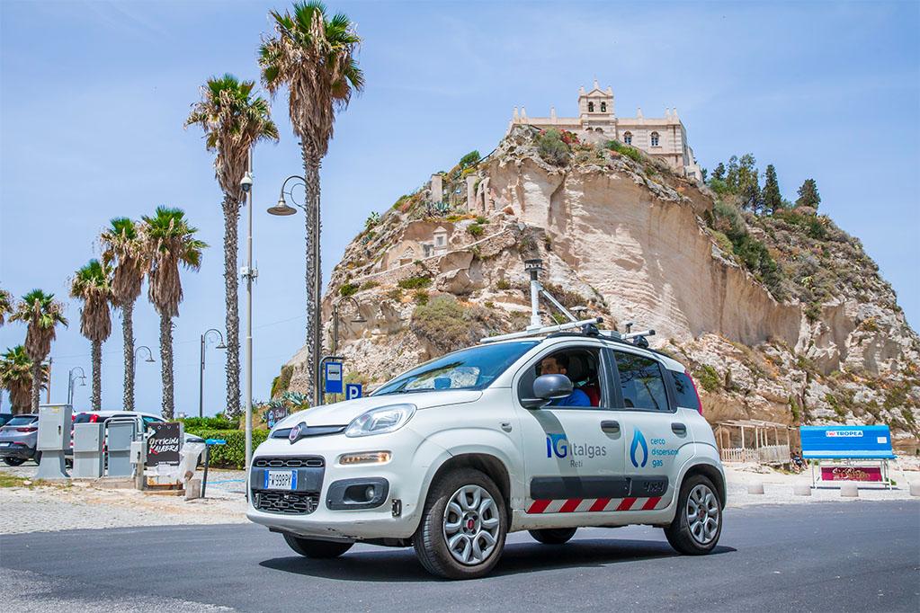 L’AUTO CHE RILEVA LE FUGHE DI GAS È SULLE STRADE