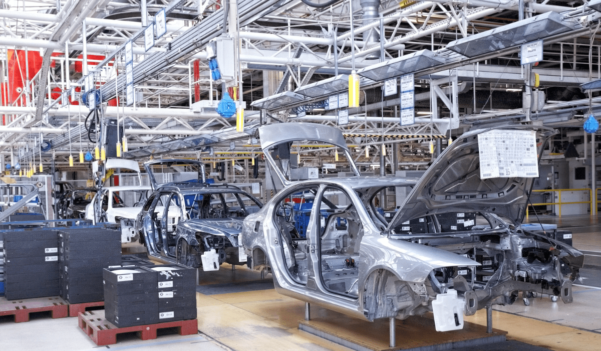 LE AUTOMOBILI DIVENTANO AL 100% RICICLABILI: L'EUROPA APRE LA STRADA